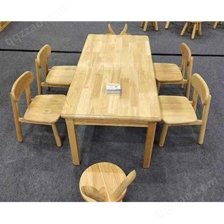 橡木幼儿园桌椅原木色实木课桌椅