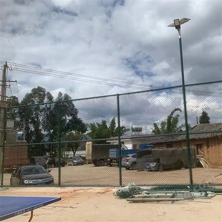 运动场围网生产厂家 铁丝菱形勾花围栏 学校篮球场隔离护栏网