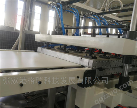 SJZ120/35塑料中空建筑模板生产线